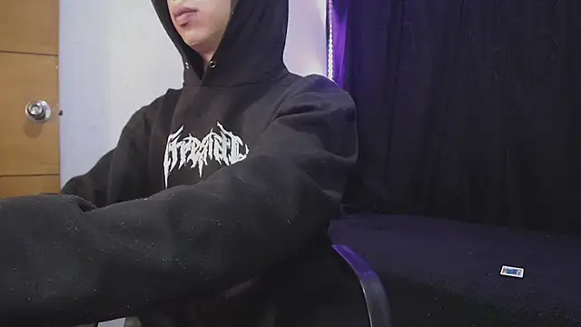 sexybat twink online show from 03-15-25, 04:35