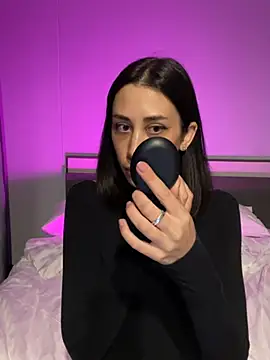 Sophiehii online show from 12-14-24, 02:31