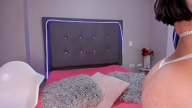 emma lye online show from 10-11-25, 09:02