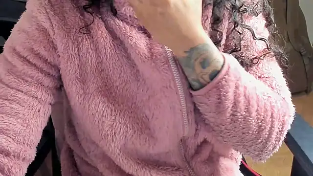 Ama music online show from 11-19-25, 02:06