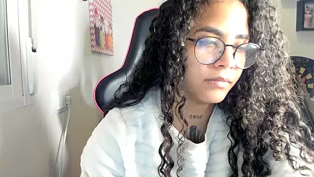 Snapshot of Ama_music chatting on 01-15-26, 10:42 Ama music online show from 01-15-26, 10:42