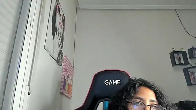 Snapshot of Ama_music chatting on 02-02-26, 11:20 Ama music online show from 02-02-26, 11:20