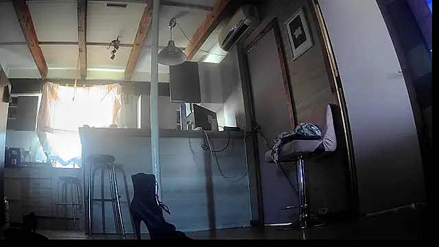 Snapshot of FLakiReve chatting on 09-18-25, 12:29 FLakiReve online show from 09-18-25, 12:29