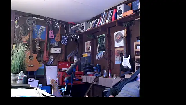 Snapshot of itsjameswebbscope chatting on 03-05-25, 10:22 itsjameswebbscope online show from 03-05-25, 10:22