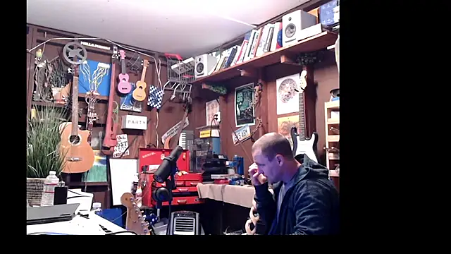 Snapshot of itsjameswebbscope chatting on 03-05-25, 04:35 itsjameswebbscope online show from 03-05-25, 04:35