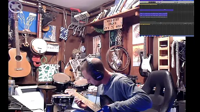 Snapshot of itsjameswebbscope chatting on 09-29-25, 02:44 itsjameswebbscope online show from 09-29-25, 02:44