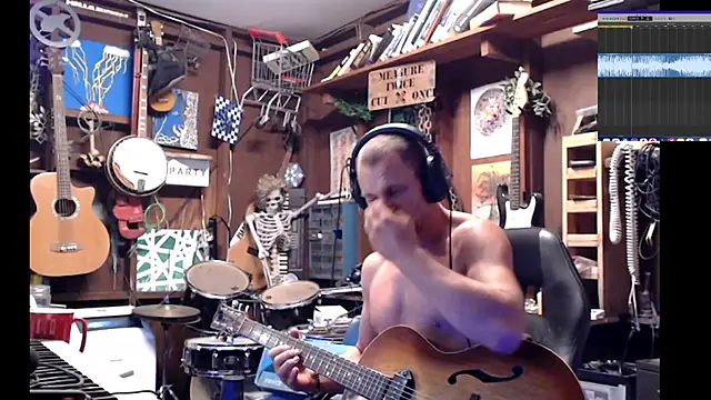 Snapshot of itsjameswebbscope chatting on 09-30-25, 11:04 itsjameswebbscope online show from 09-30-25, 11:04