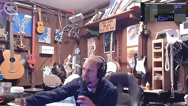 Snapshot of itsjameswebbscope chatting on 10-26-25, 02:17 itsjameswebbscope online show from 10-26-25, 02:17