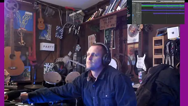 Snapshot of itsjameswebbscope chatting on 10-30-25, 02:51 itsjameswebbscope online show from 10-30-25, 02:51