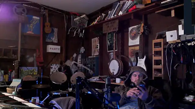 Snapshot of itsjameswebbscope chatting on 11-14-25, 02:16 itsjameswebbscope online show from 11-14-25, 02:16