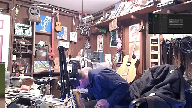 Snapshot of itsjameswebbscope chatting on 12-03-25, 03:32 itsjameswebbscope online show from 12-03-25, 03:32