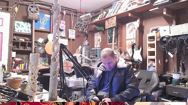 Snapshot of itsjameswebbscope chatting on 12-15-25, 07:18 itsjameswebbscope online show from 12-15-25, 07:18