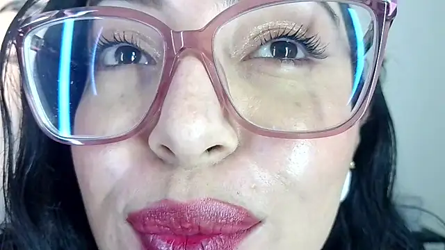 Snapshot of EvoletFMK chatting on 11-13-25, 06:29 EvoletFMK online show from 11-13-25, 06:29