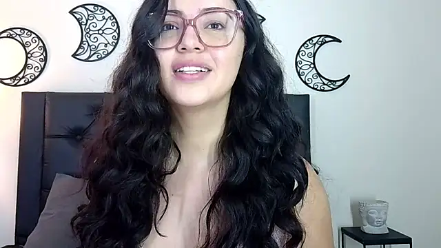 Snapshot of EvoletFMK chatting on 11-15-25, 03:30 EvoletFMK online show from 11-15-25, 03:30