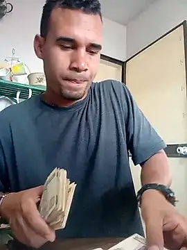 Snapshot of adriel_perez chatting on 10-16-25, 01:12 adriel perez online show from 10-16-25, 01:12