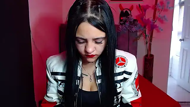 Violettasquirt online show from 09-13-25, 01:33