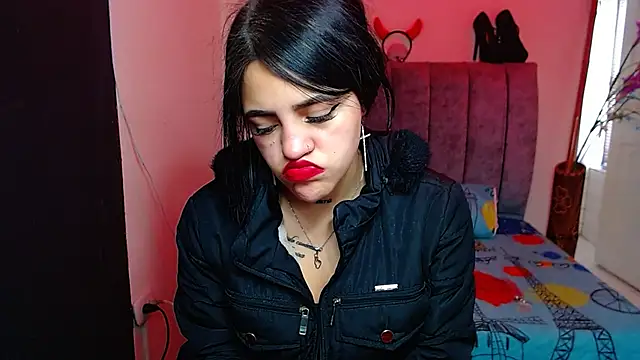 Violettasquirt online show from 10-15-25, 01:44