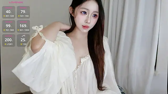 Snapshot of Hazel-11 chatting on 11-01-25, 03:03 Hazel-11 online show from 11-01-25, 03:03