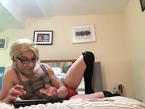 Snapshot of lolaisagoodtime chatting on 02-23-25, 01:24 lolaisagoodtime online show from 02-23-25, 01:24