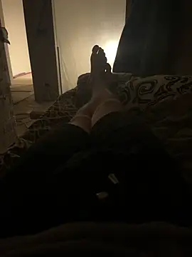 Snapshot of red_red00 chatting on 11-14-25, 03:55 red red00 online show from 11-14-25, 03:55