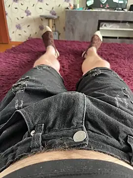 Snapshot of red_red00 chatting on 02-27-26, 10:04 red red00 online show from 02-27-26, 10:04