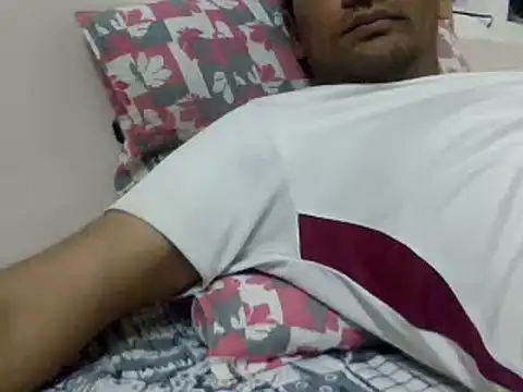 NiceBoy9099 online show from 12-12-24, 06:21