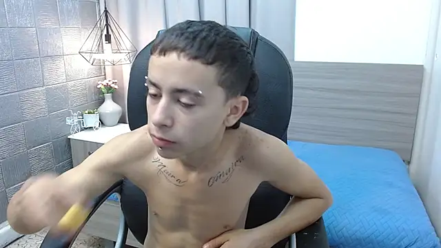 Xavii18 online show from 12-04-24, 04:16