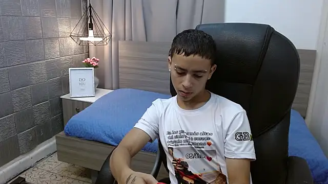 Xavii18 online show from 12-05-24, 04:01