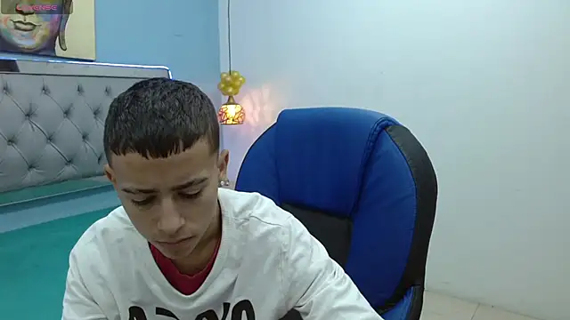 Xavii18 online show from 02-05-25, 01:00