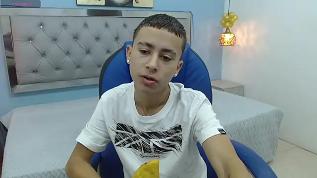 Xavii18 online show from 02-12-25, 12:44