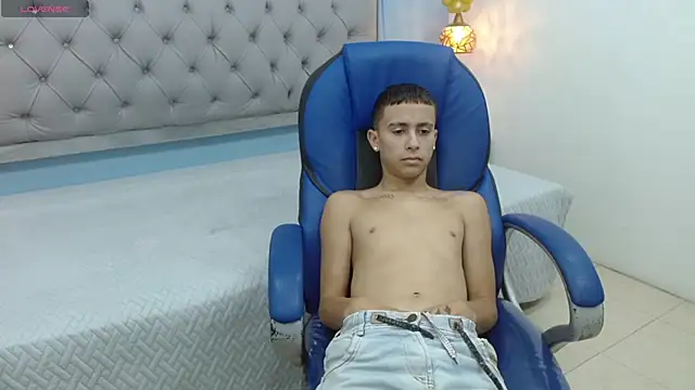 Xavii18 online show from 02-12-25, 04:11