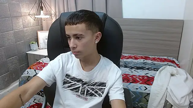 Xavii18 online show from 02-13-25, 02:42