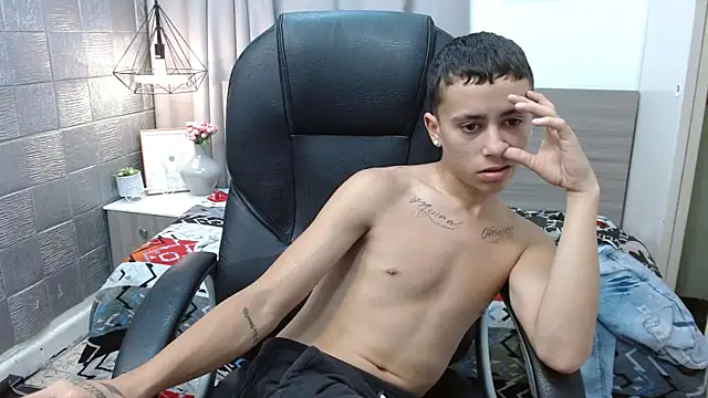 Xavii18 online show from 02-15-25, 04:12