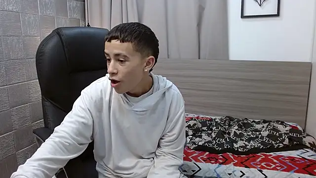 Xavii18 online show from 02-15-25, 07:17