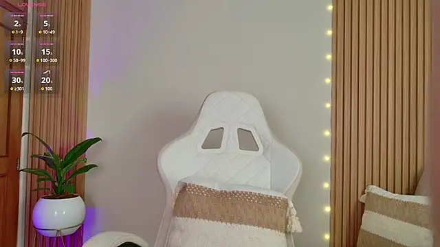 Snapshot of EmilyRive chatting on 11-03-25, 09:05 EmilyRive online show from 11-03-25, 09:05