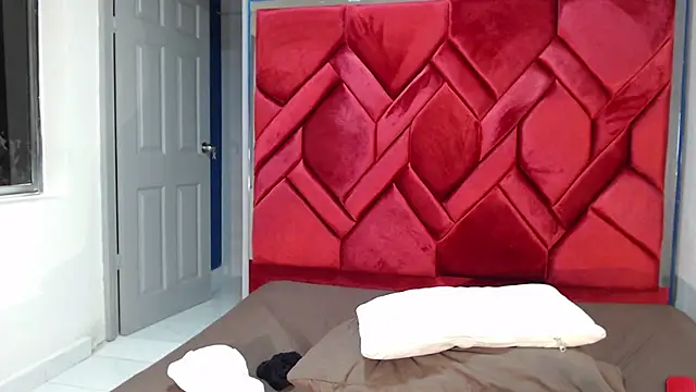 EvaMills1 online show from 02-16-25, 03:05