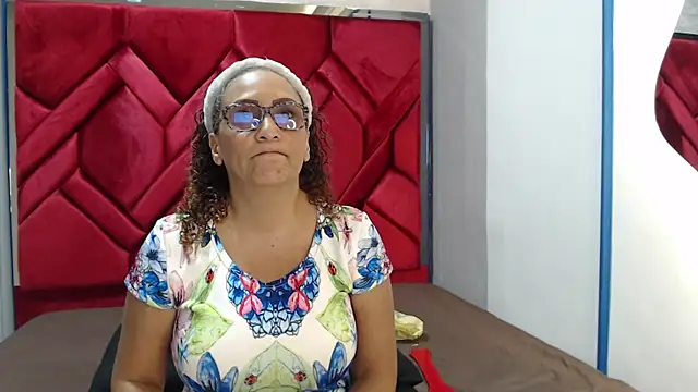 EvaMills1 online show from 02-28-25, 07:56