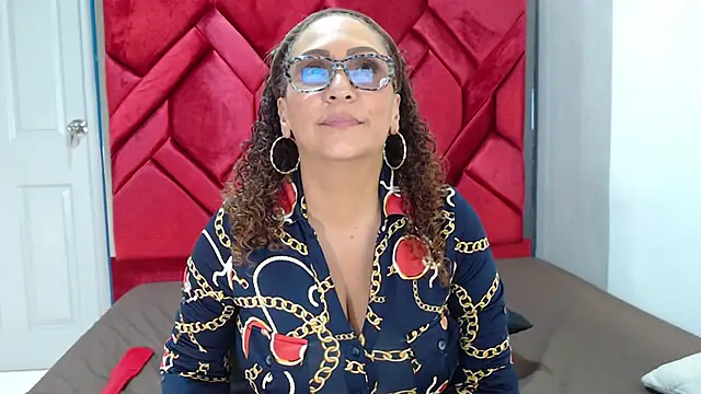 EvaMills1 online show from 03-03-25, 08:11