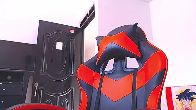 ADAM HOT online show from 12-14-25, 07:40