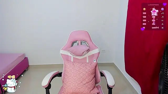 Snapshot of sofi_cute01 chatting on 12-14-24, 11:23 sofi cute01 online show from 12-14-24, 11:23