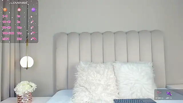 Snapshot of atenea_roberts chatting on 01-28-25, 11:07 atenea roberts online show from 01-28-25, 11:07