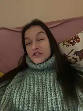 Snapshot of Alice__grace chatting on 01-01-25, 09:31 Alice  grace online show from 01-01-25, 09:31