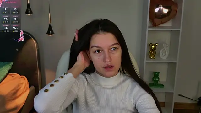 Snapshot of Alice__grace chatting on 01-30-25, 10:41 Alice  grace online show from 01-30-25, 10:41