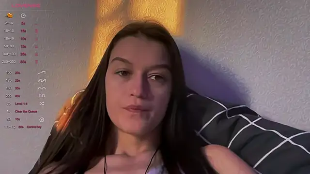 Snapshot of Alice__grace chatting on 02-09-25, 02:07 Alice  grace online show from 02-09-25, 02:07