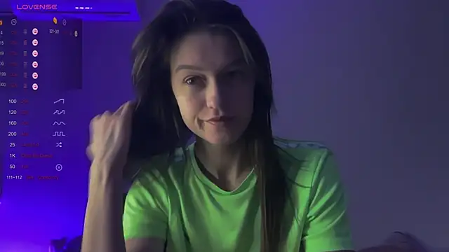 Snapshot of Alice__grace chatting on 02-11-25, 07:38 Alice  grace online show from 02-11-25, 07:38