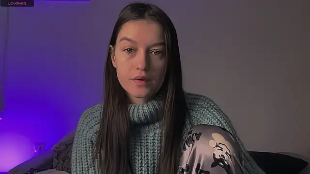 Snapshot of Alice__grace chatting on 02-19-25, 02:23 Alice  grace online show from 02-19-25, 02:23