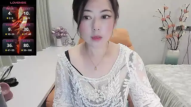 Snapshot of Crystal_Wings chatting on 09-20-25, 01:39 Crystal Wings online show from 09-20-25, 01:39