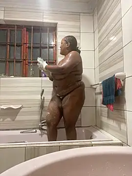 Snapshot of Missmoox24 chatting on 09-29-25, 08:57 Missmoox24 online show from 09-29-25, 08:57