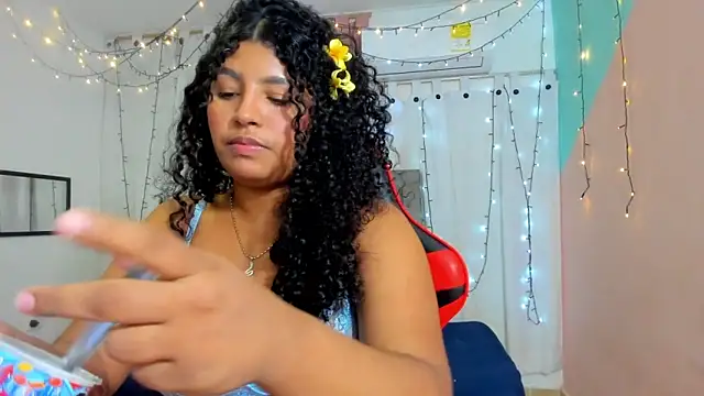 Snapshot of valentina_0_ chatting on 02-08-25, 09:35 valentina 0  online show from 02-08-25, 09:35