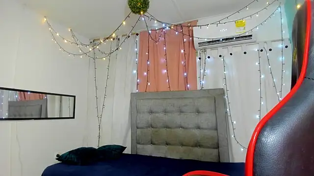 Snapshot of valentina_0_ chatting on 02-10-25, 05:14 valentina 0  online show from 02-10-25, 05:14